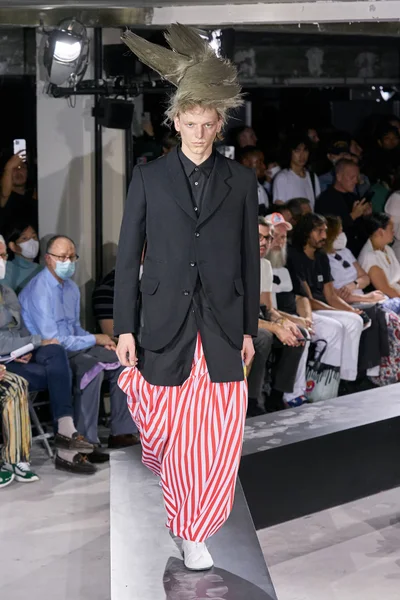 Look 13
